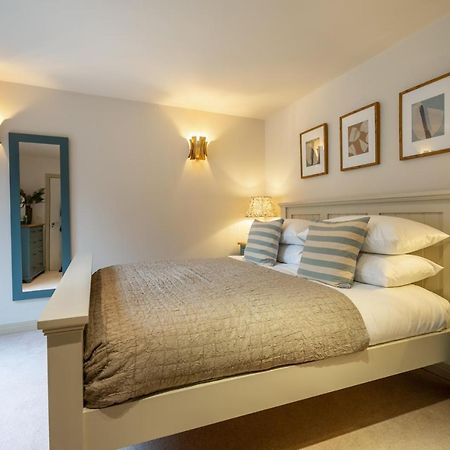 Blake Mews York Bagian luar foto